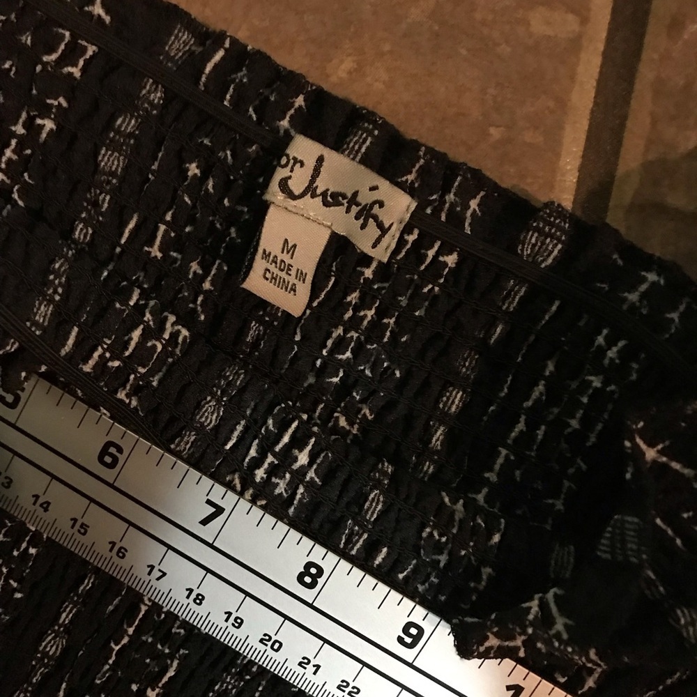 J for Justify‎ Black and White Striped Jumpsuit with Wide-Leg Design - Picture 3 of 4